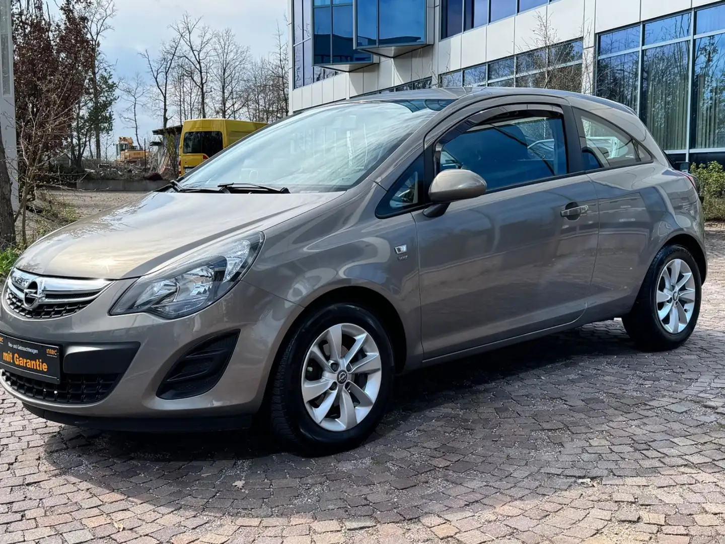 Opel Corsa D 1.2i Energy Klimatronik Sitzheizung PDC Braun - 1