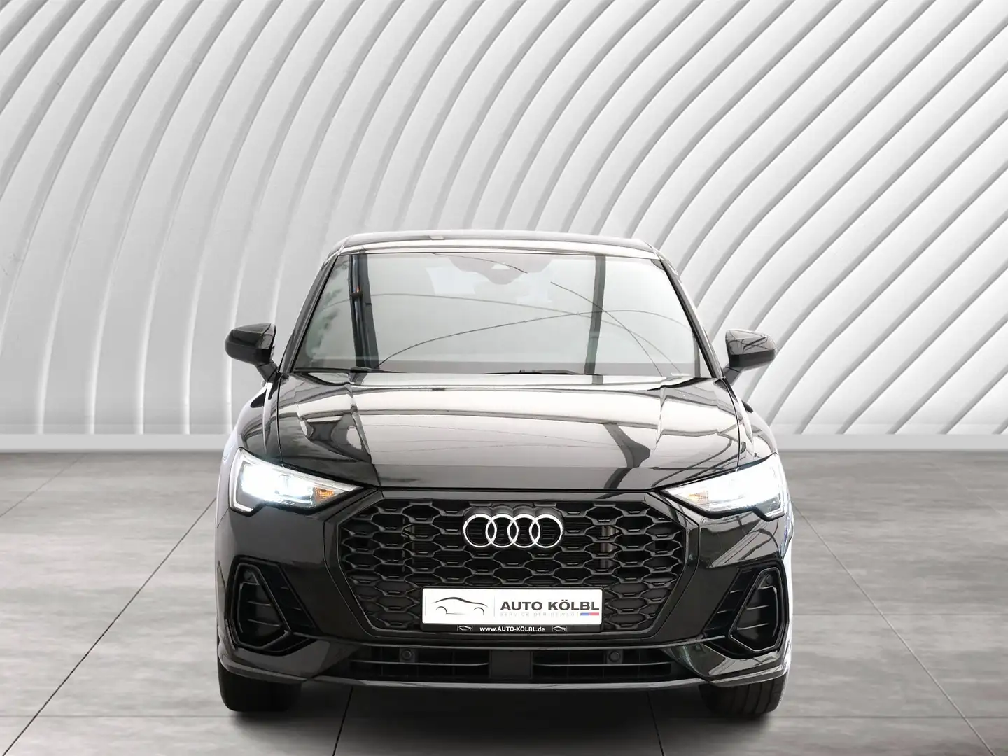 Audi Q3 Sportback 45 TFSI e S line M Sport RFK NAVI Schwarz - 2