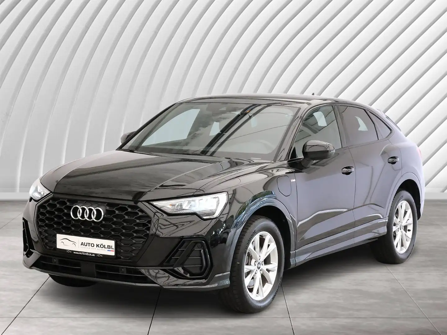 Audi Q3 Sportback 45 TFSI e S line M Sport RFK NAVI Schwarz - 1