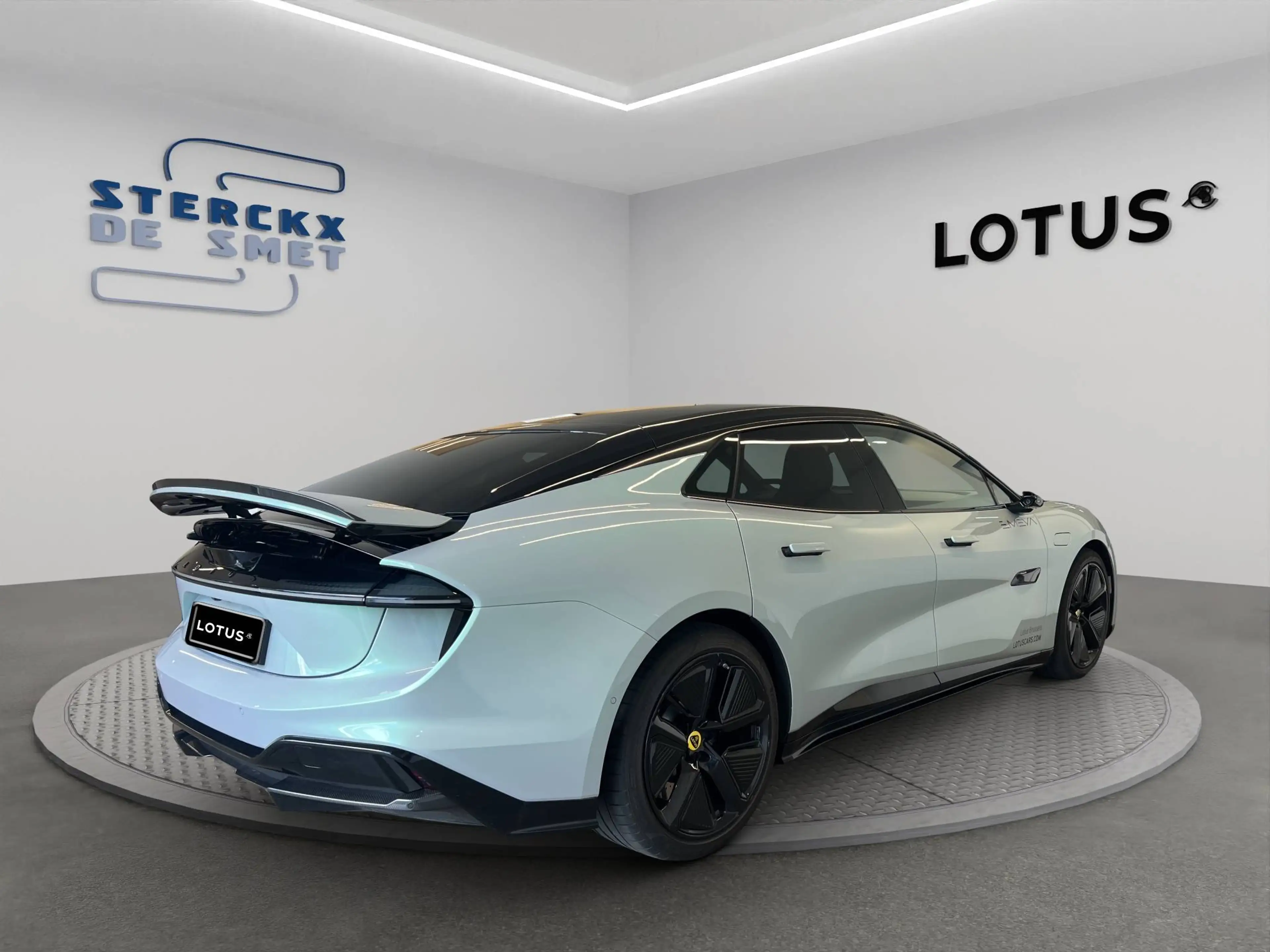 Lotus Emeya S - BOREAL GREY - LOTUS DYNAMIC - SIDE CAMERA — photo 6