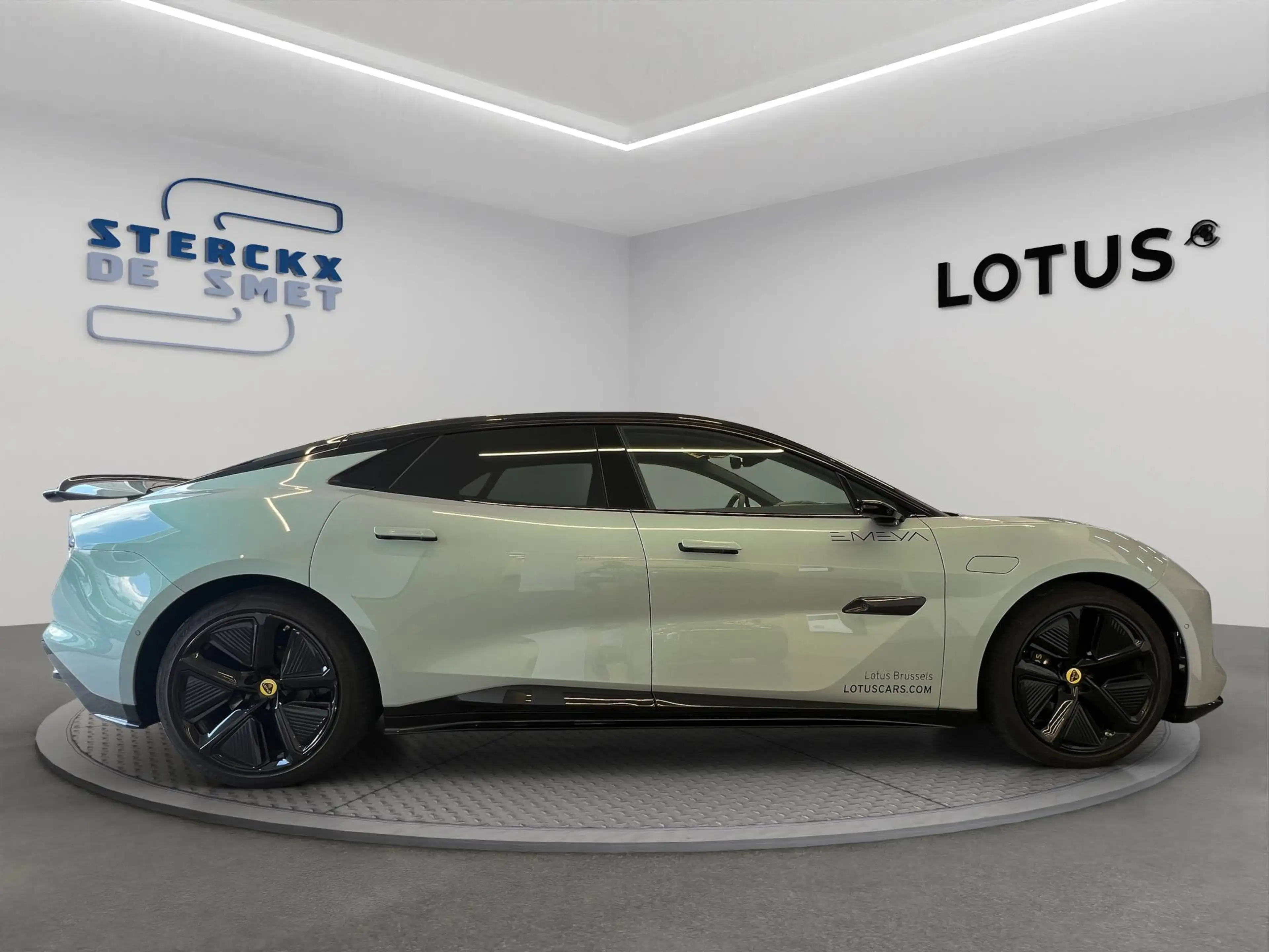 Lotus Emeya S - BOREAL GREY - LOTUS DYNAMIC - SIDE CAMERA — photo 7