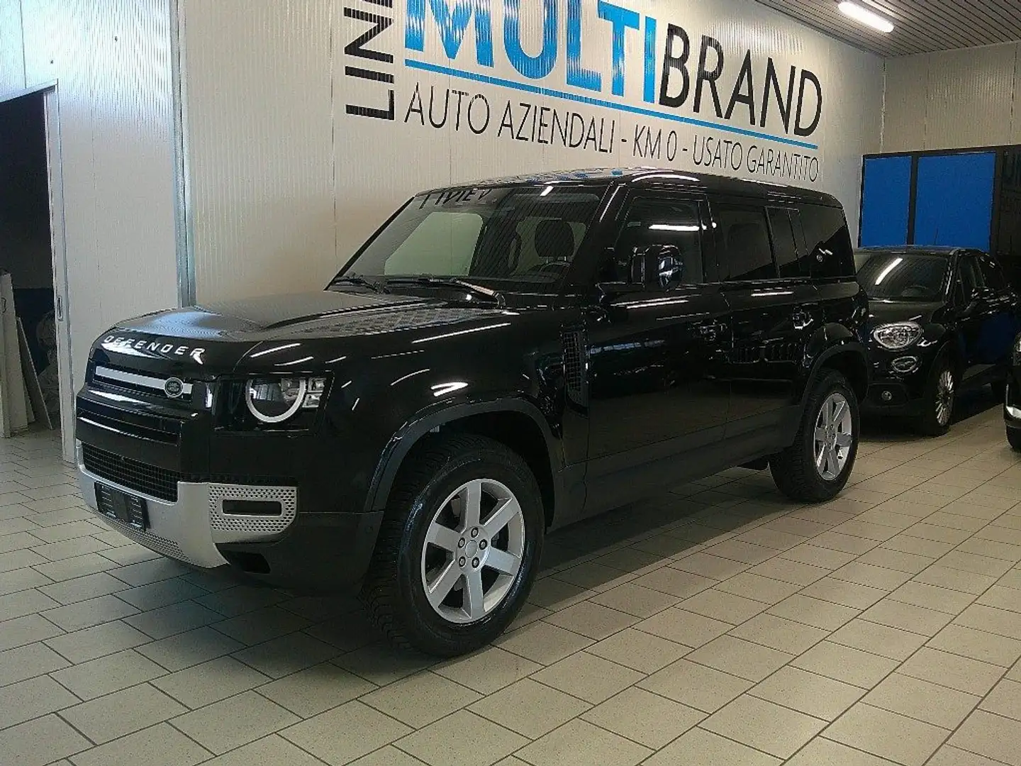 Land Rover Defender 110 2.0 SD4 240CV AWD Auto Garanzia 24 Mesi Nero - 2