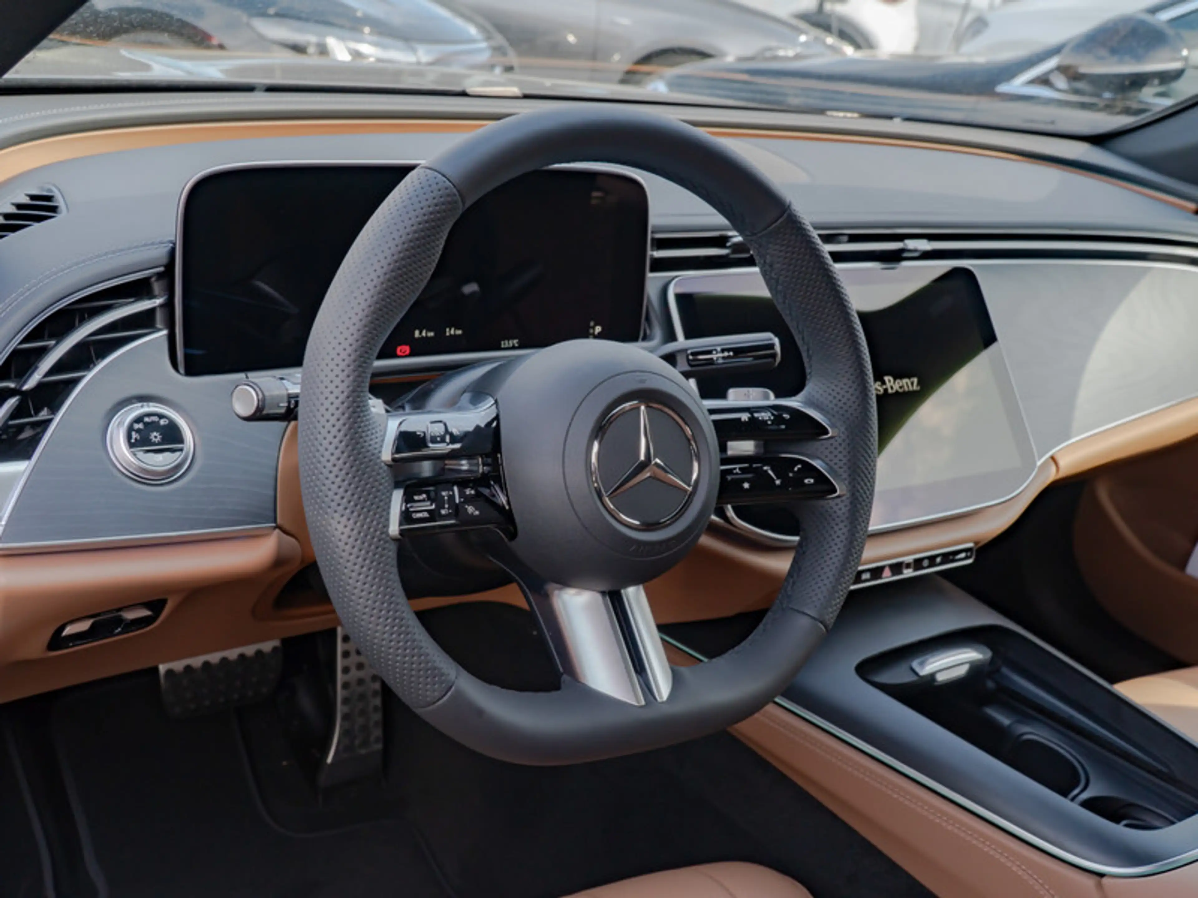 Mercedes-Benz E 200 AMG-Sport/DIGITAL/Pano/Burm/Night/Distr/20 — photo 12