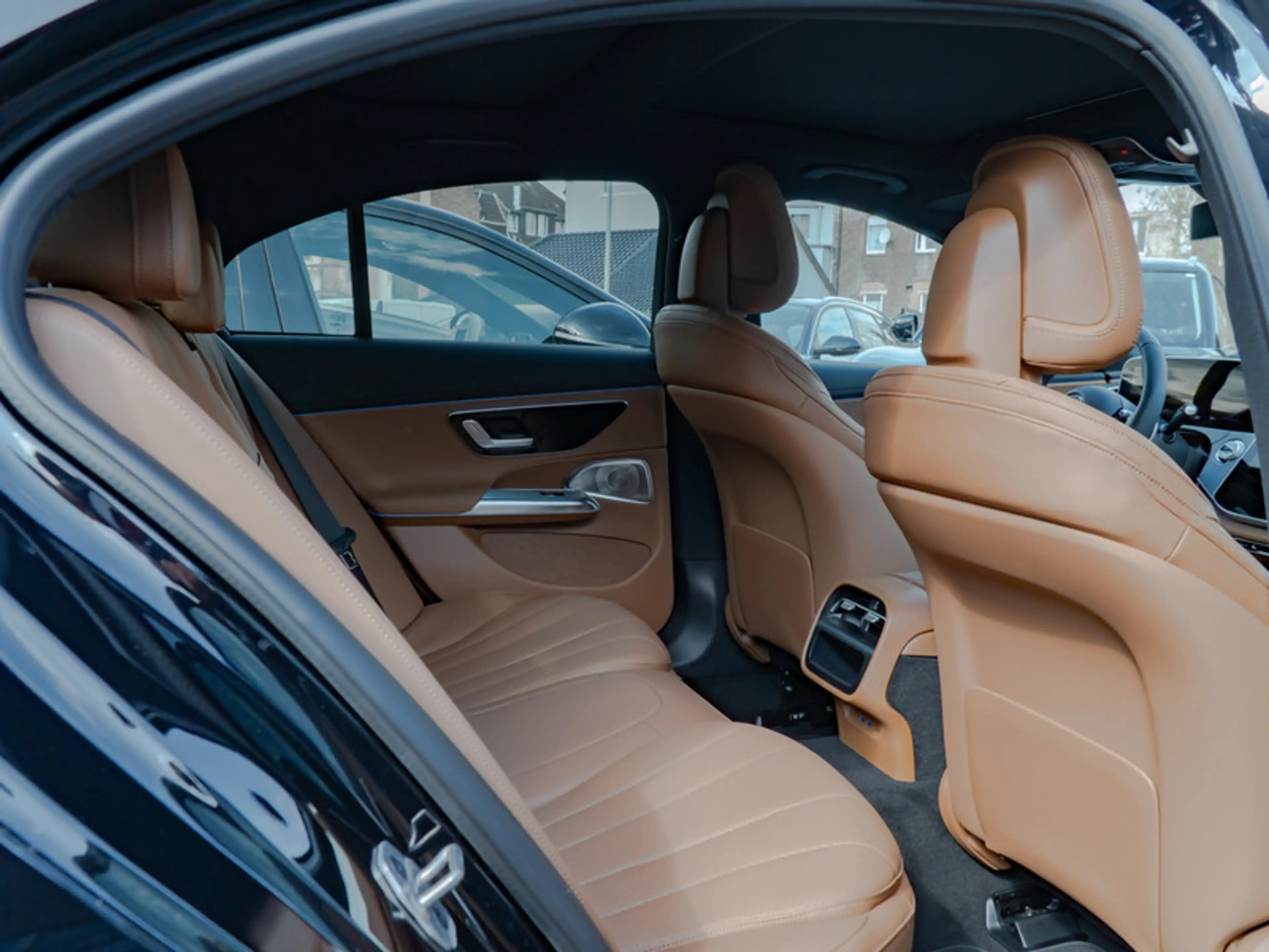 Mercedes-Benz E 200 AMG-Sport/DIGITAL/Pano/Burm/Night/Distr/20 — photo 10