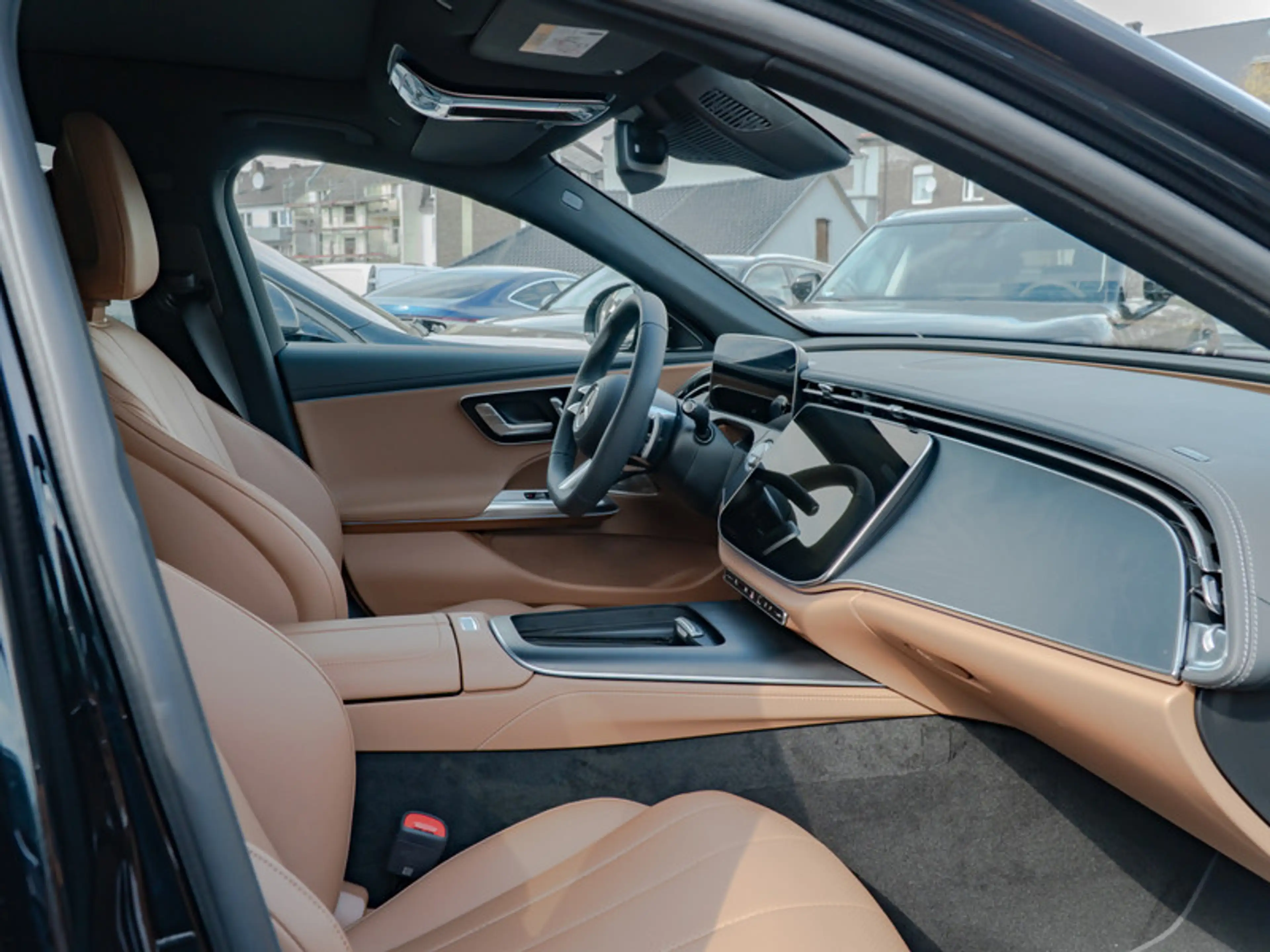 Mercedes-Benz E 200 AMG-Sport/DIGITAL/Pano/Burm/Night/Distr/20 — photo 9