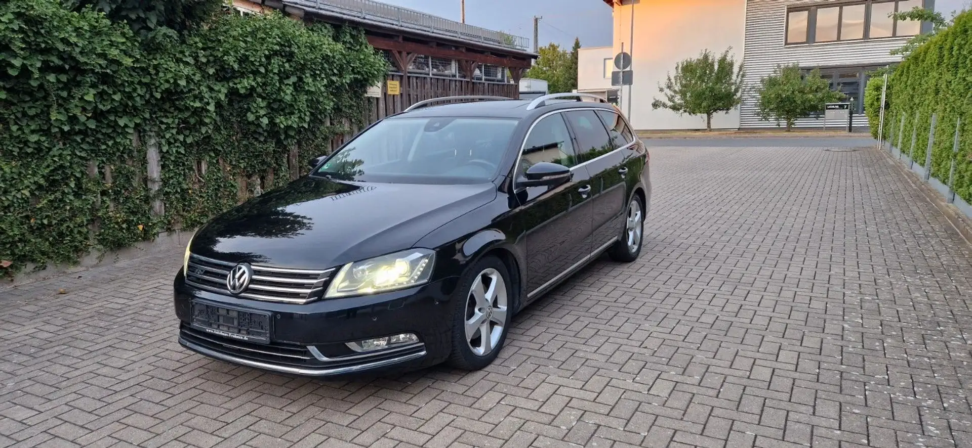 Volkswagen Passat Variant Passat Highline R-Line 130KW DSG AHK Stadheizung Negro - 2