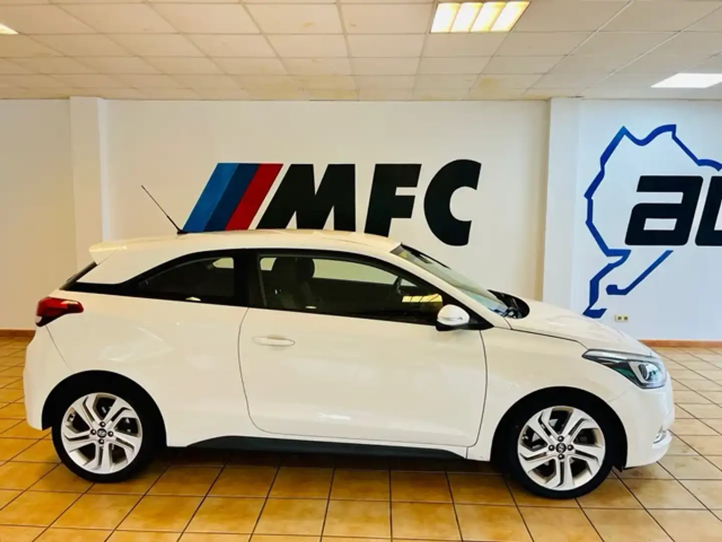 Hyundai i20 1.4CRDI Go Blanc - 2