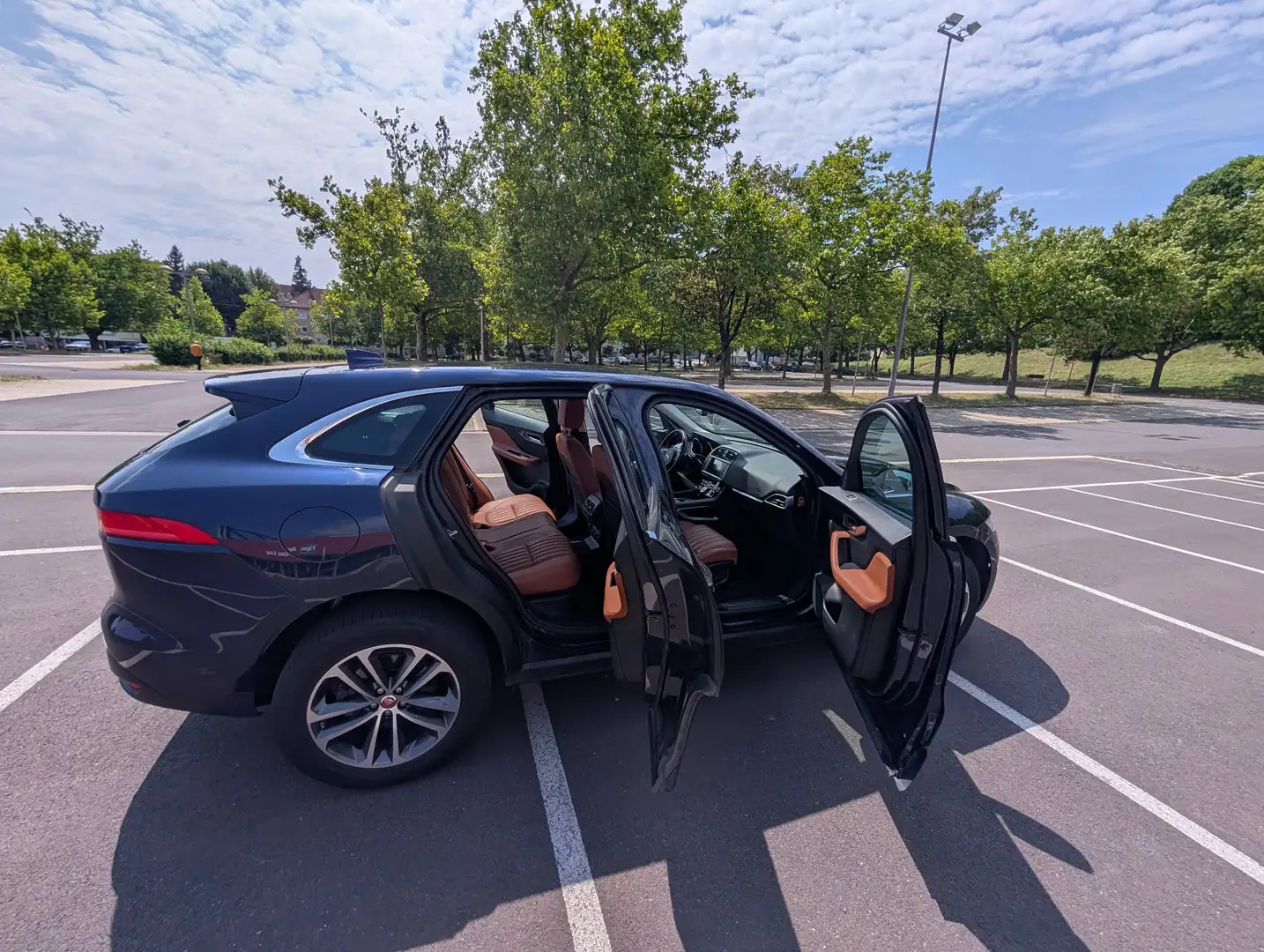 Jaguar F-Pace F-Pace 30d AWD Portfolio Aut. Portfolio Blau - 2