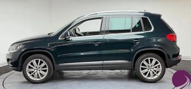 Volkswagen Tiguan view 2