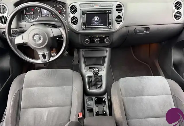 Volkswagen Tiguan view 6