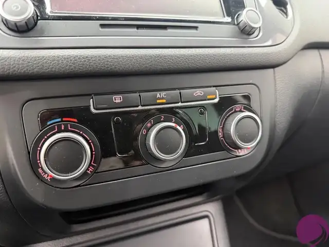 Volkswagen Tiguan view 13