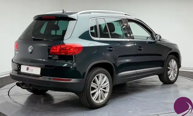Volkswagen Tiguan view 4
