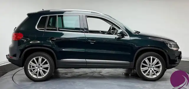 Volkswagen Tiguan view 3