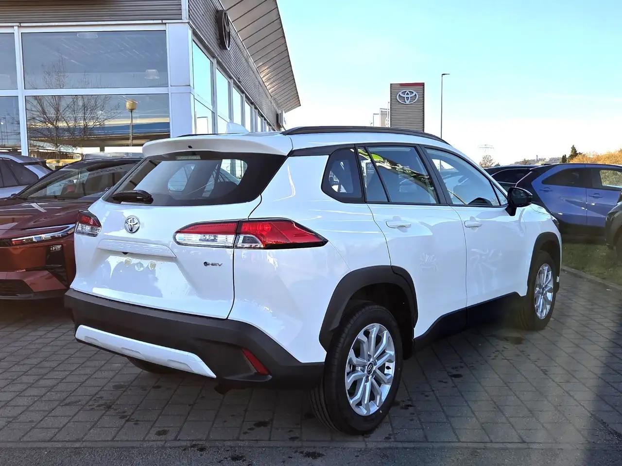 Toyota Corolla Cross 1,8 Hybrid Comfort 6