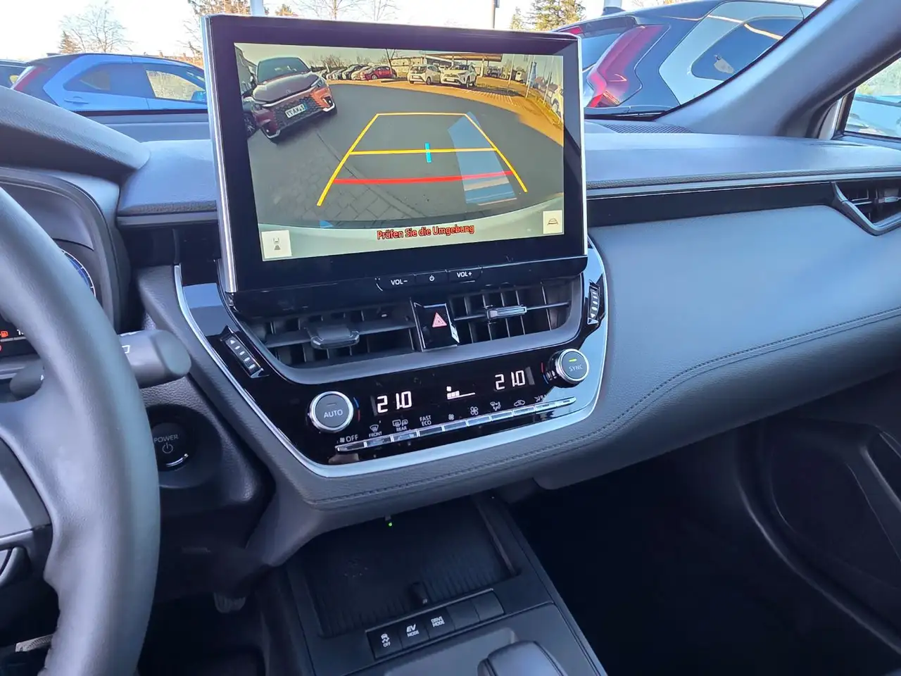 Toyota Corolla Cross 1,8 Hybrid Comfort 15