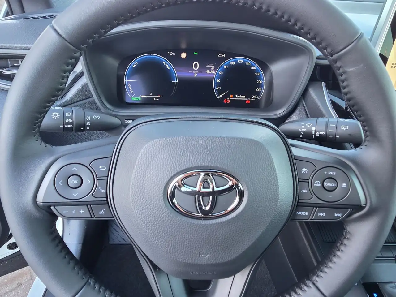 Toyota Corolla Cross 1,8 Hybrid Comfort 13