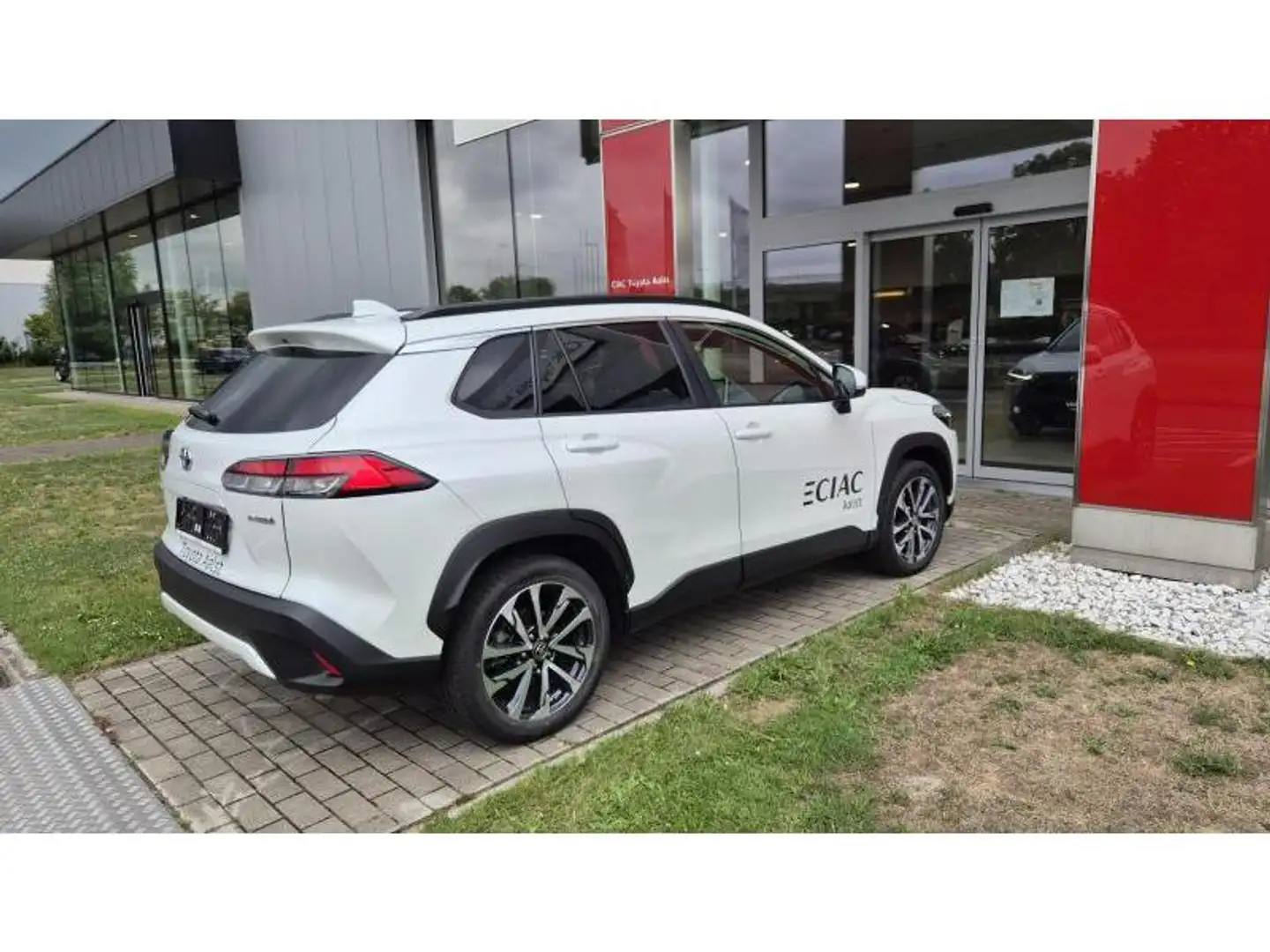 Toyota Corolla Cross Style Blanc - 2
