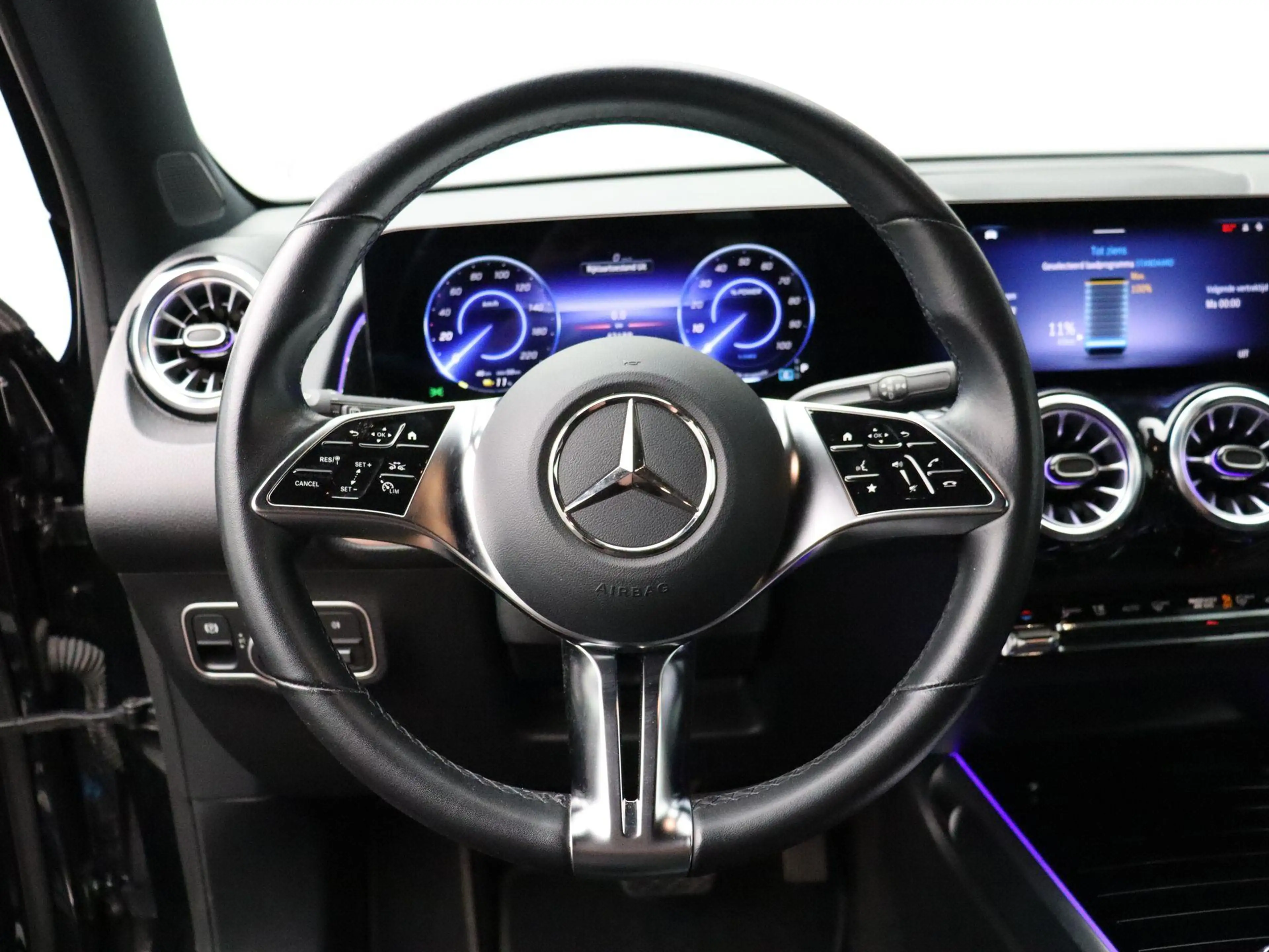 Mercedes-Benz EQB 250 250+ Business Line — photo 13