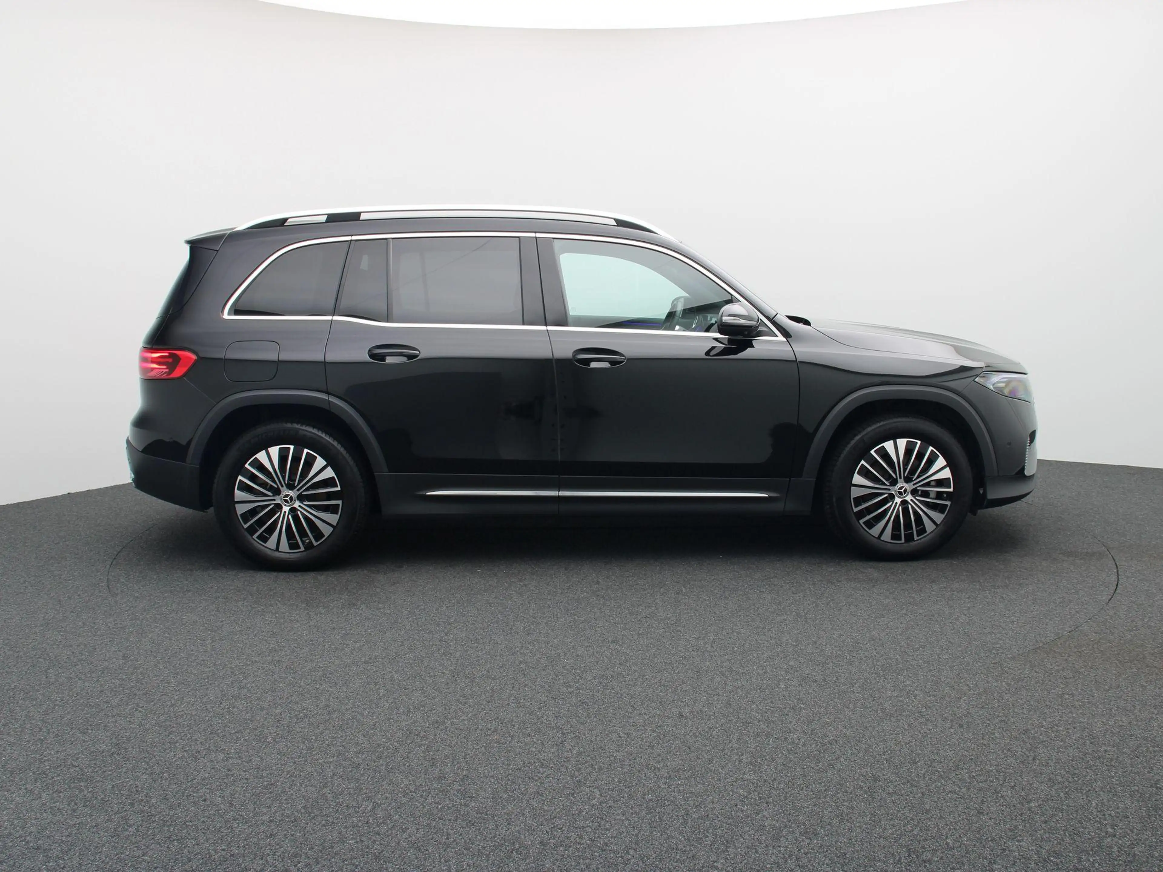 Mercedes-Benz EQB 250 250+ Business Line — photo 6