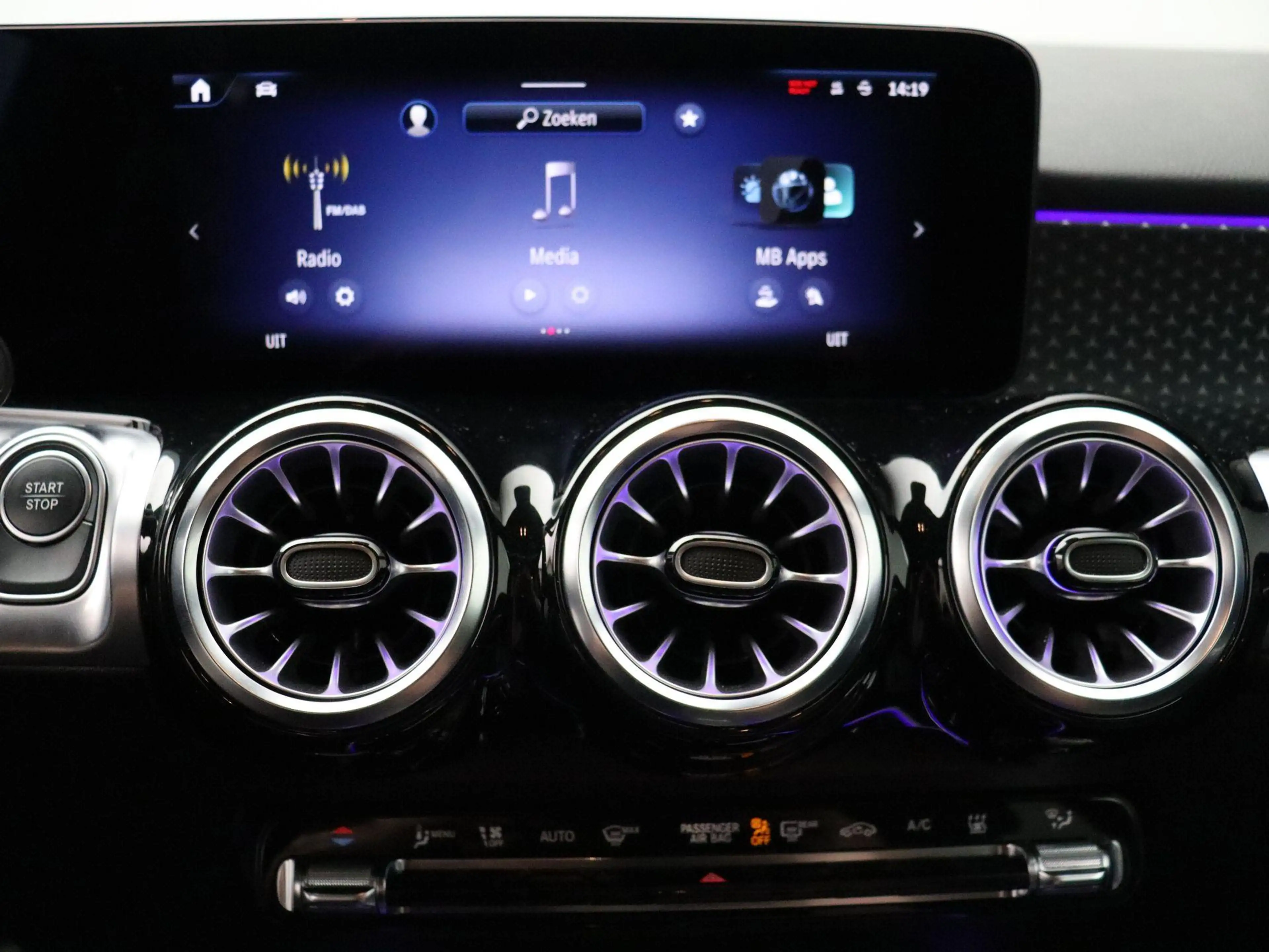 Mercedes-Benz EQB 250 250+ Business Line — photo 15
