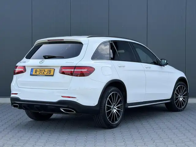 Mercedes-Benz GLC view 4