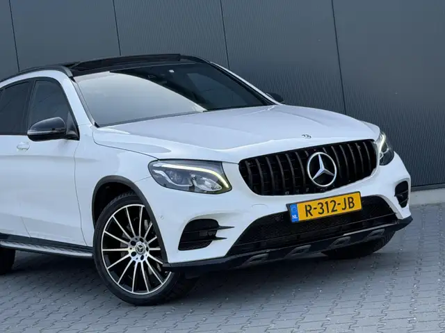 Mercedes-Benz GLC view 12