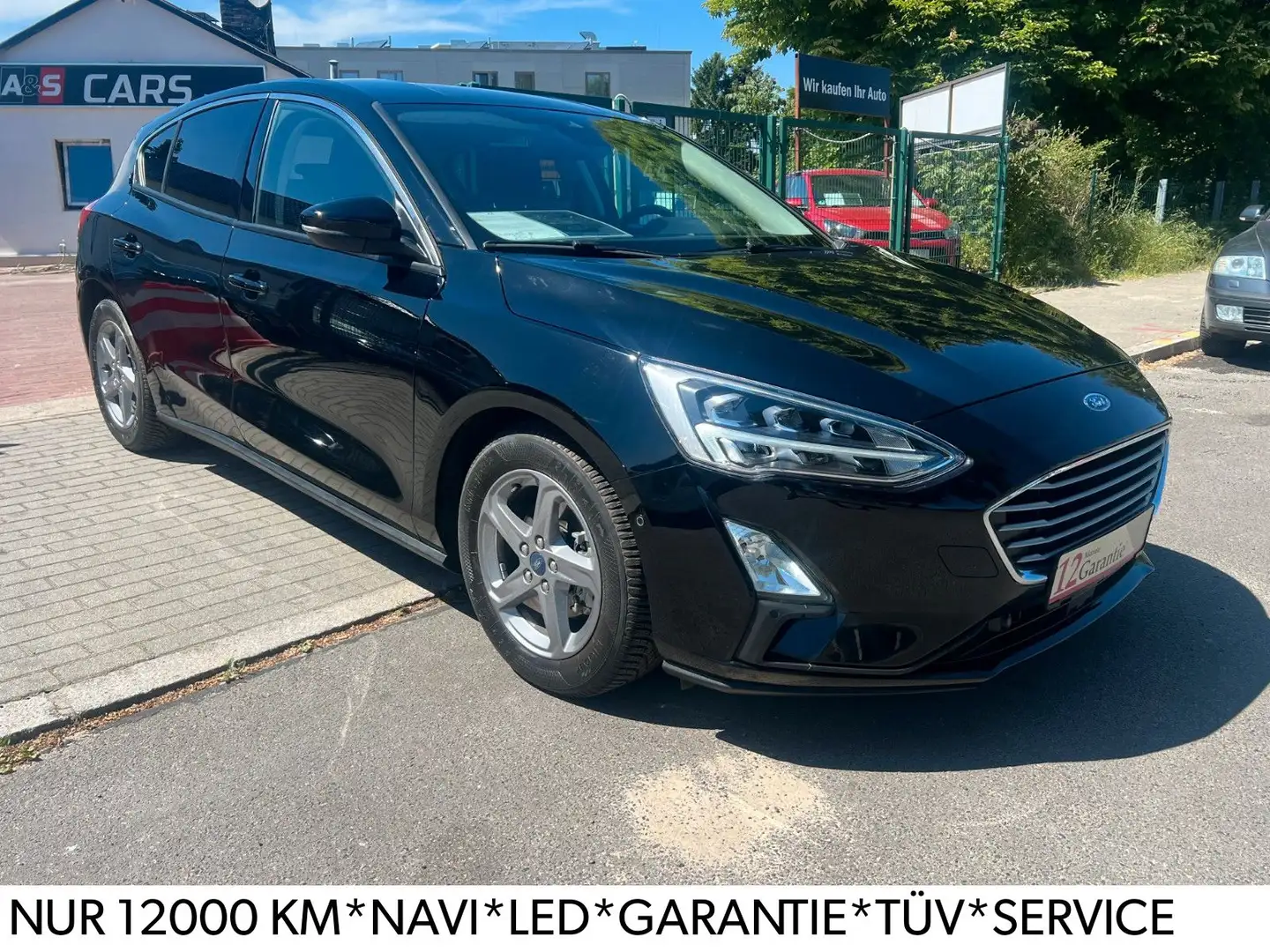Ford Focus Lim. Cool & Connect*NAVI*WENIG KM*LED*TÜV Noir - 1