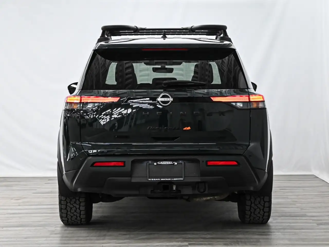 Nissan Pathfinder снимка Nissan Pathfinder