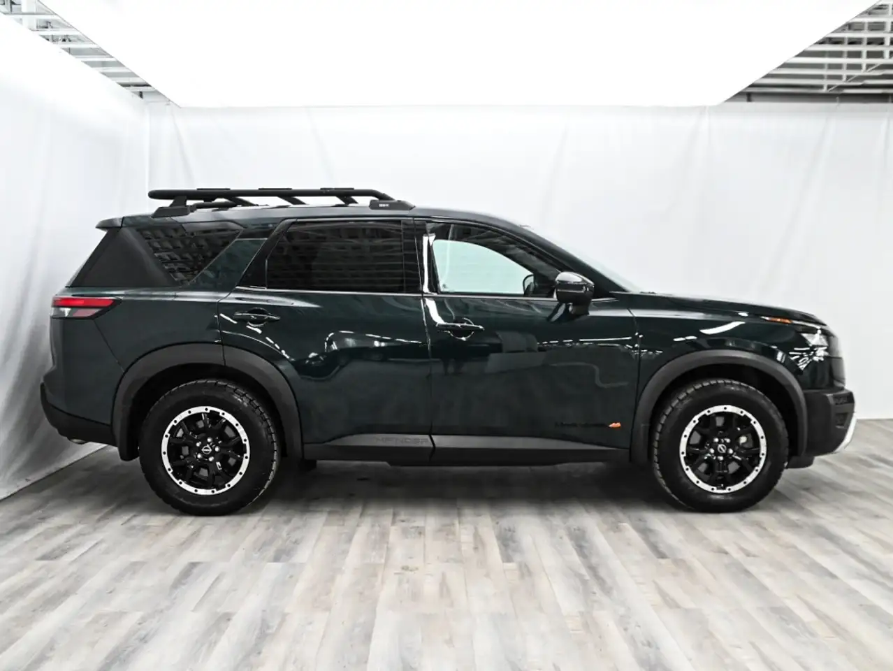 Nissan Pathfinder снимка Nissan Pathfinder