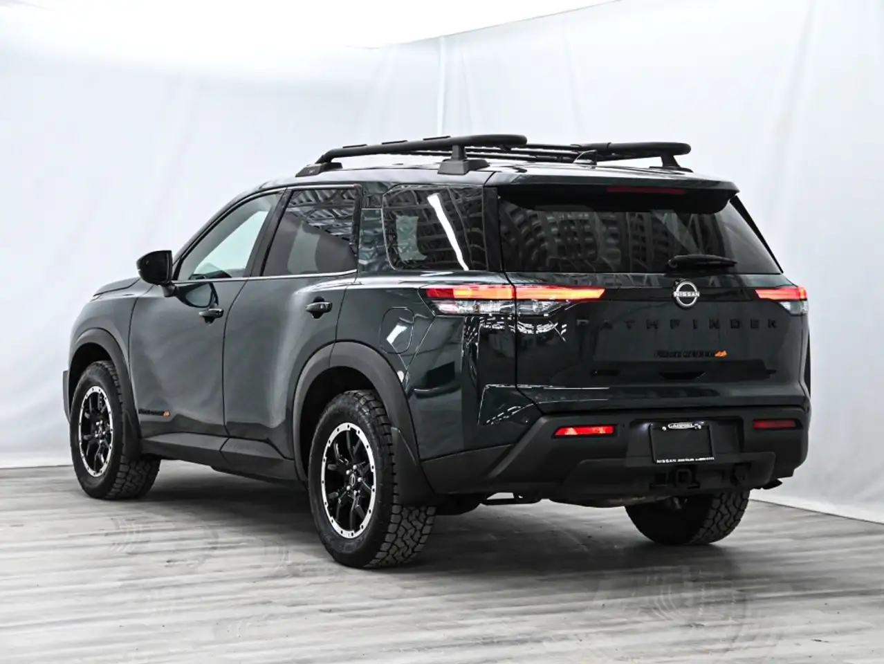 Nissan Pathfinder снимка Nissan Pathfinder