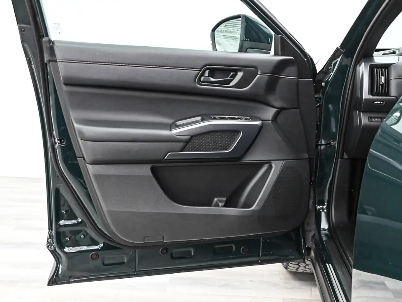 Nissan Pathfinder снимка Nissan Pathfinder