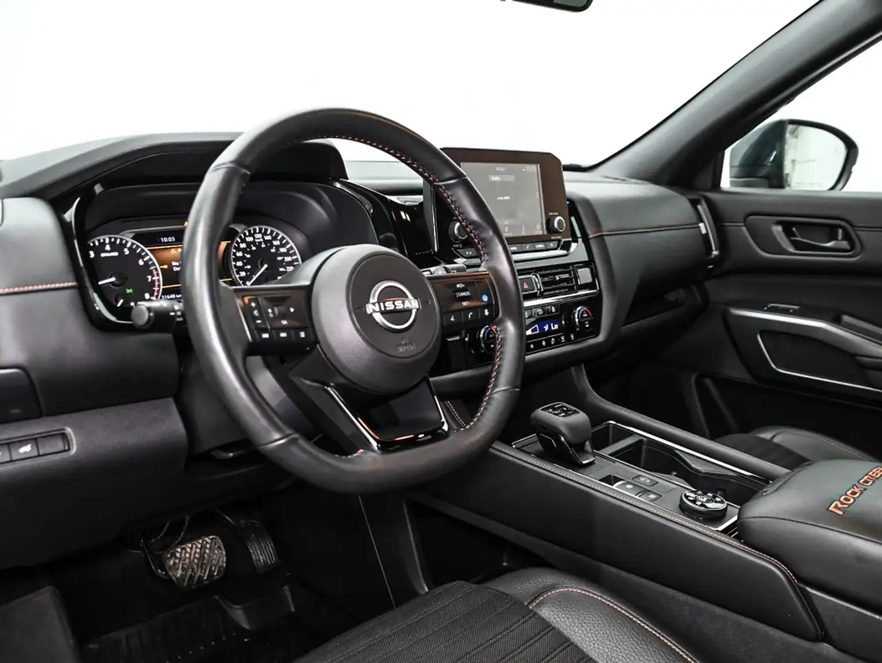 Nissan Pathfinder снимка Nissan Pathfinder