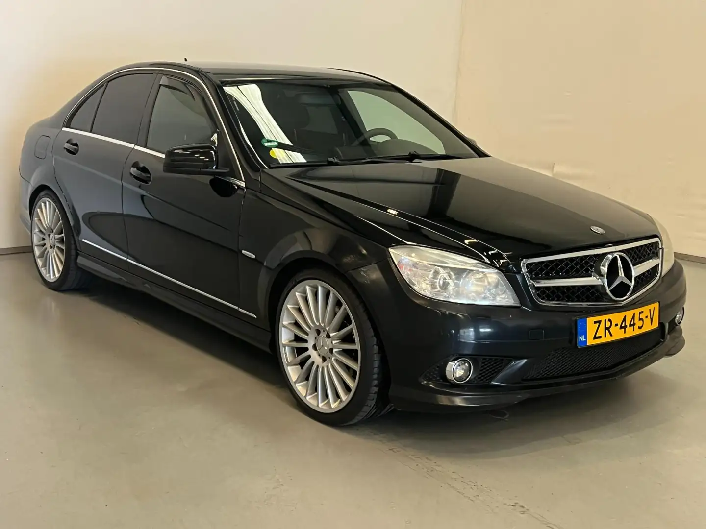 Mercedes-Benz C 200 K / AMG / 19" LM / Meeneemprijs Zwart - 2