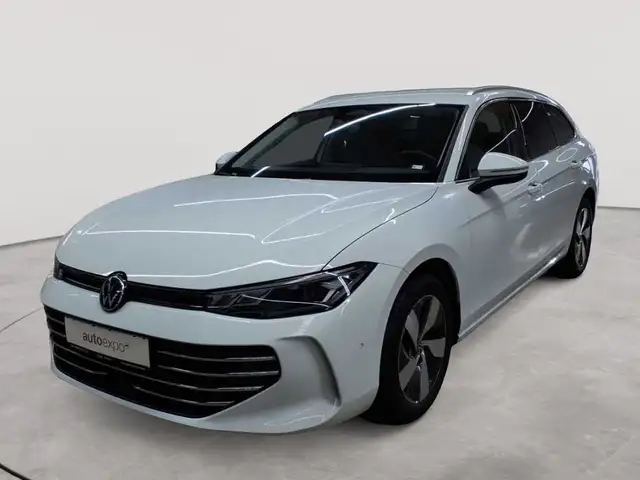 Volkswagen Passat view 2