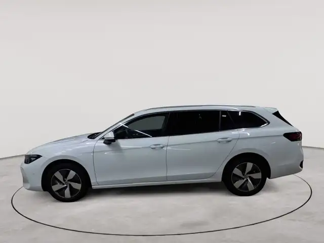 Volkswagen Passat view 6