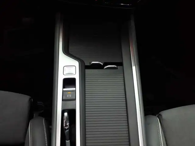 Volkswagen Passat view 10