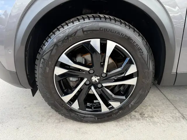 Peugeot 2008 view 12