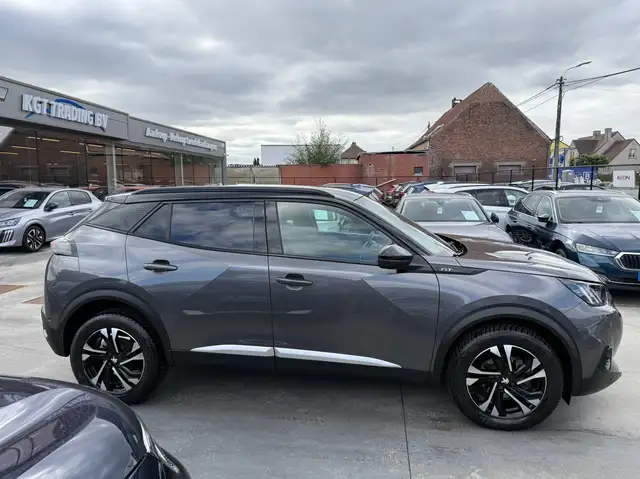Peugeot 2008 view 4