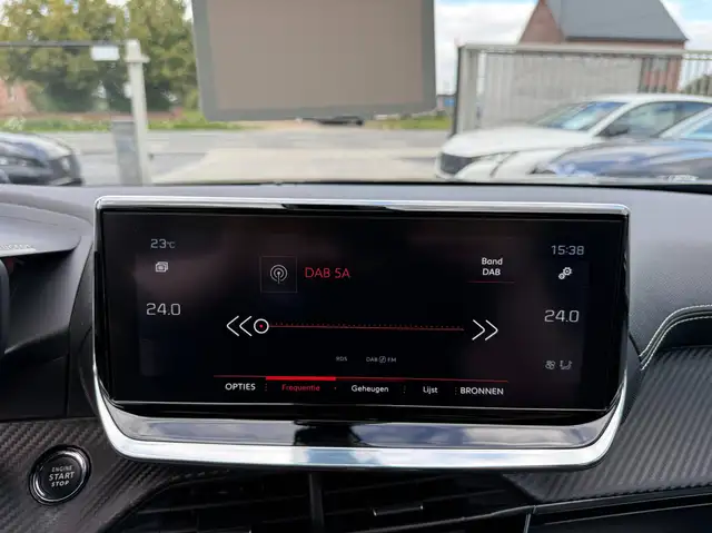 Peugeot 2008 view 24