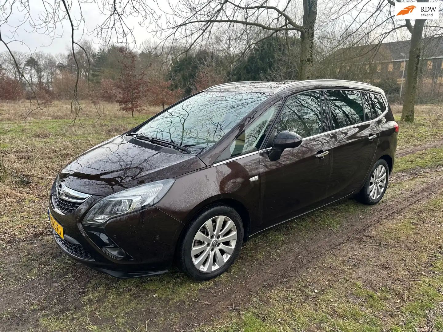 Opel Zafira Tourer 1.4 Cosmo apk t/m 24-07-2026 Braun - 1