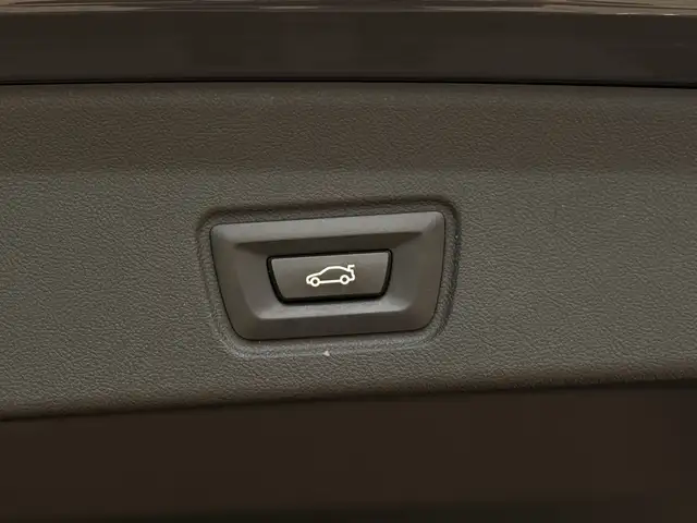 BMW 4 Series view 16