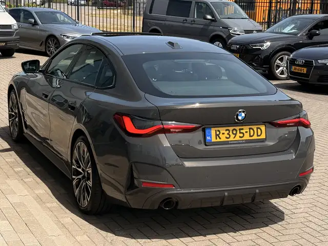 BMW 4 Series view 14