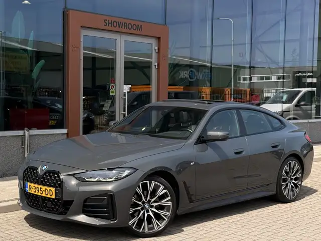 BMW 4 Series view 3