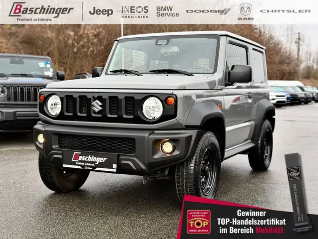 Suzuki Jimny 1,5 VVT Allgrip N1 Herzlich willkommen beim Autohaus Baschinger!
Zum Verkauf bieten wir Ihnen einen Suzuki Jimny 1.5 VVT