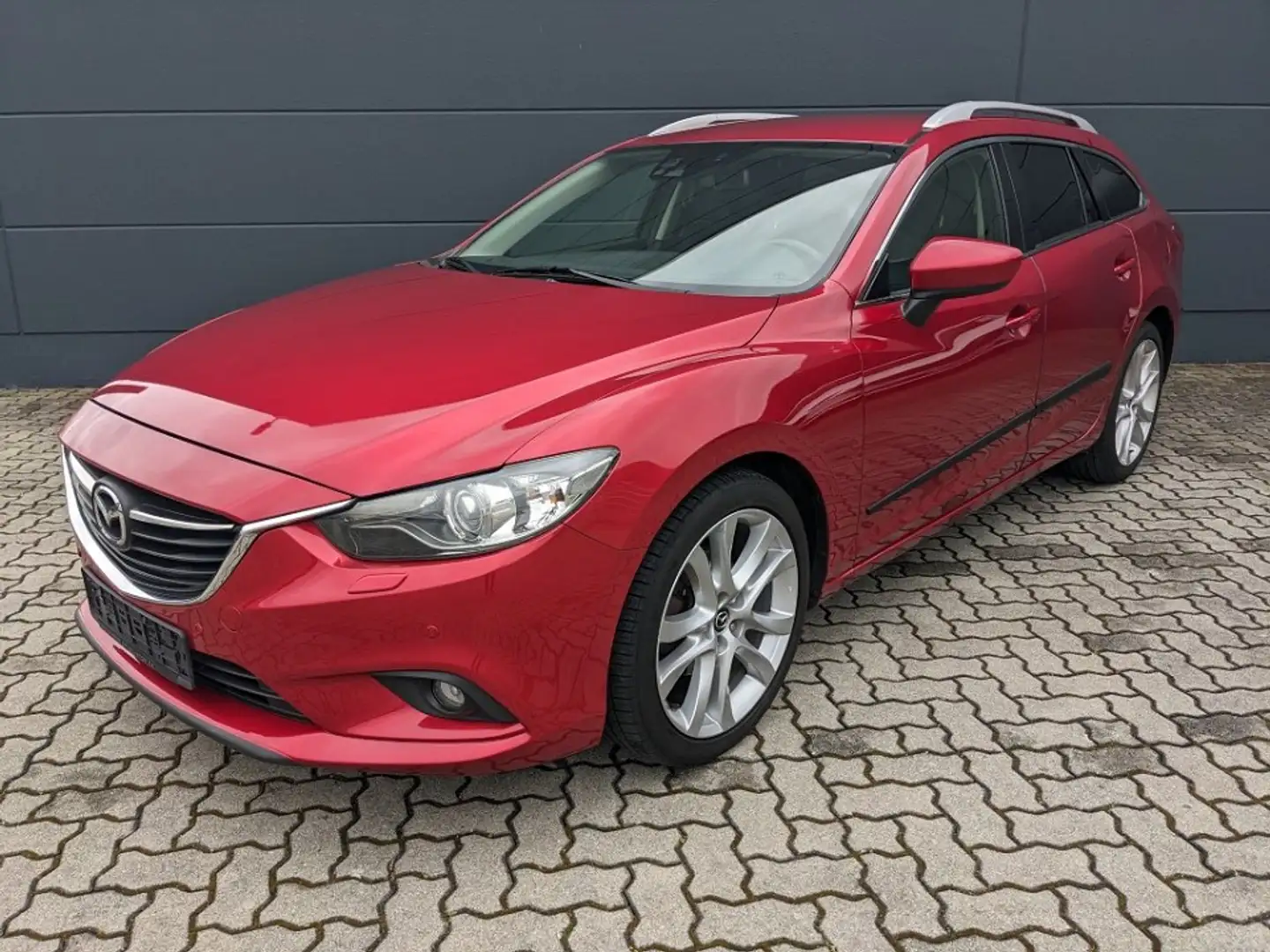 Mazda 6 Kombi 2.5l Sports-Line Leder Bose Bi-Xenon Rot - 1