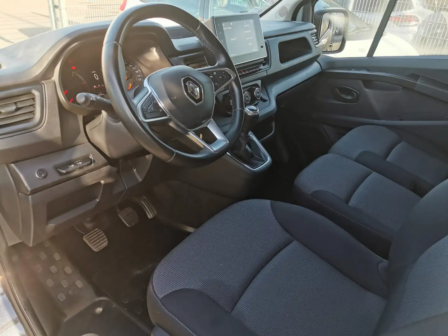 Renault Trafic 2.0 dCi 29 L1H1 Grand Confort (EU6d) Gris - 2