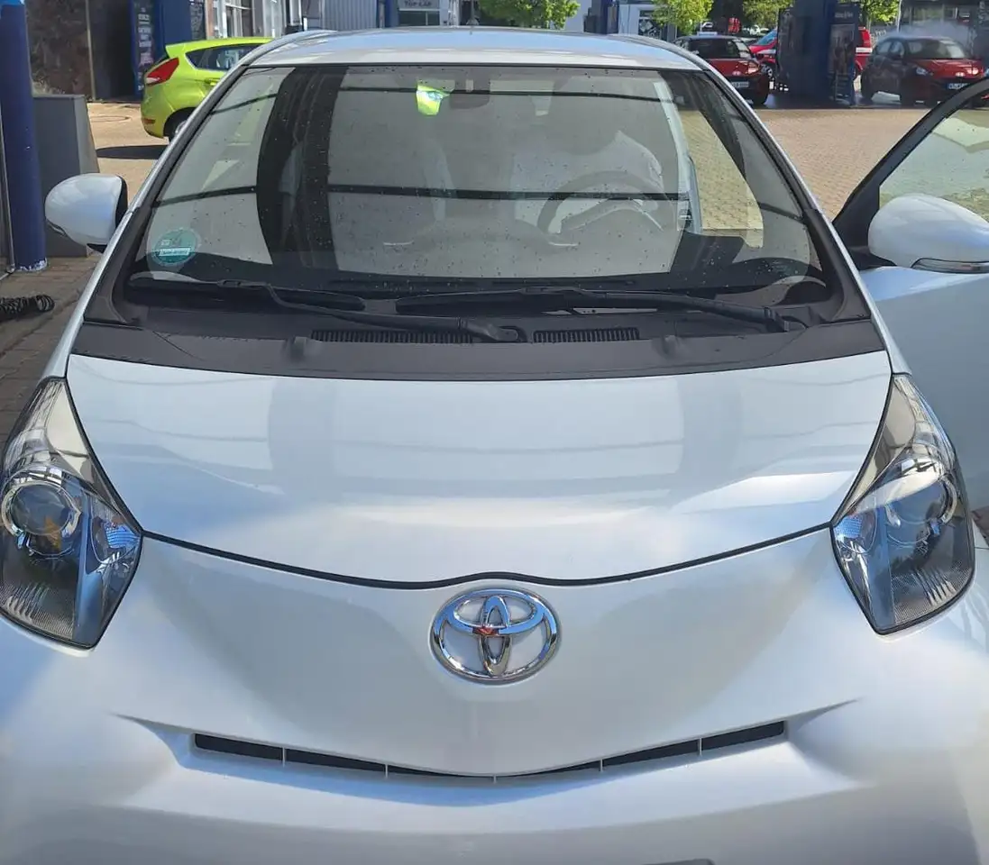 Toyota iQ