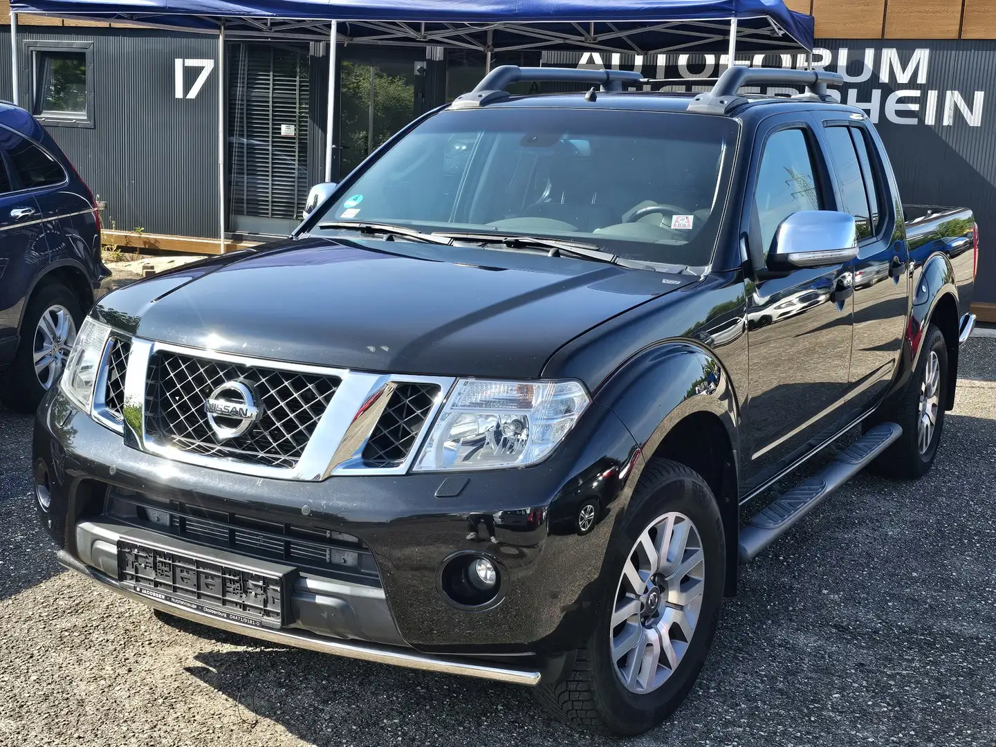 Nissan Navara Double Cab LE V6 4X4 +AUTOMATIK+ Чорний - 1