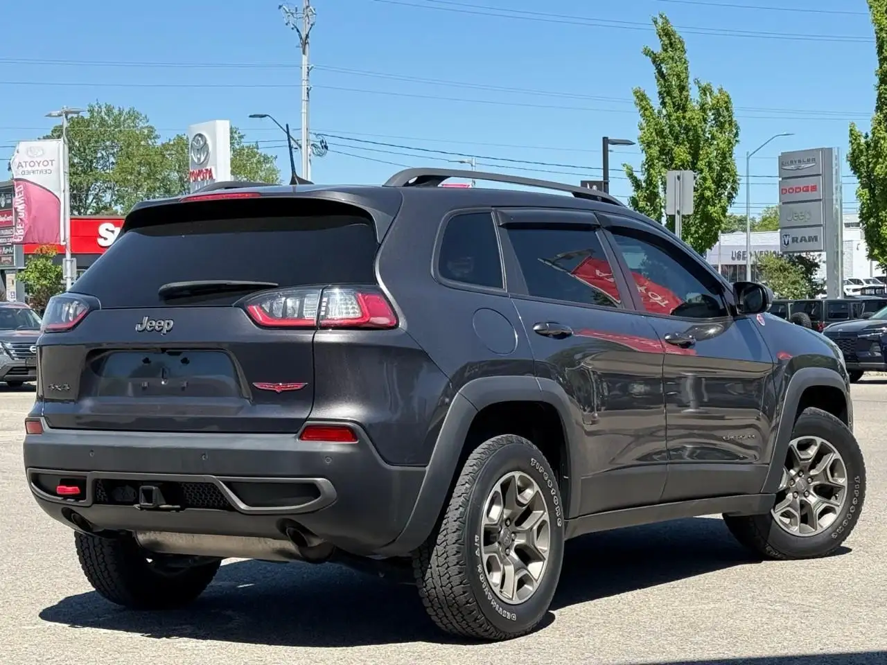Jeep Cherokee снимка Jeep Cherokee