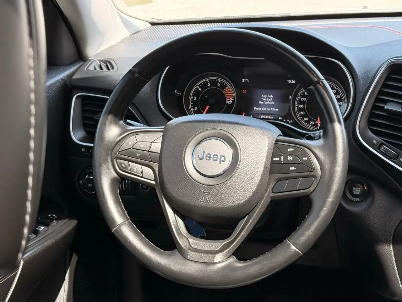 Jeep Cherokee снимка Jeep Cherokee